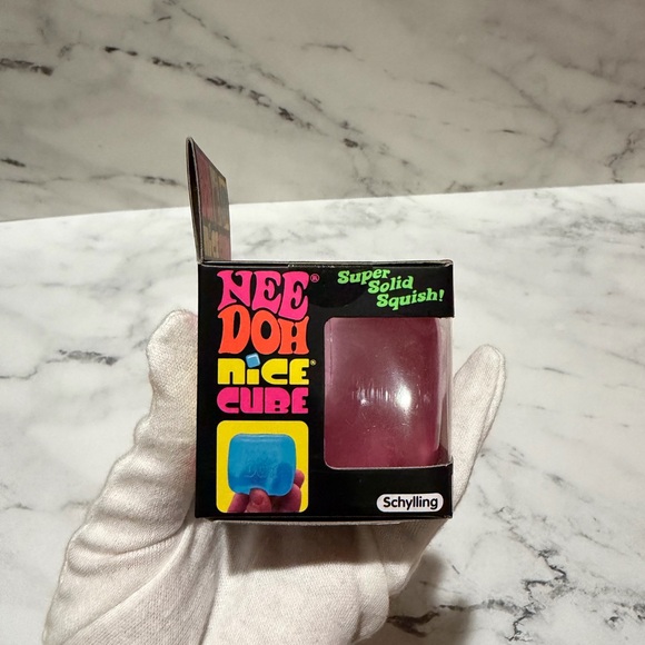 NeeDoh Nice Cube PINK - Picture 3 of 6